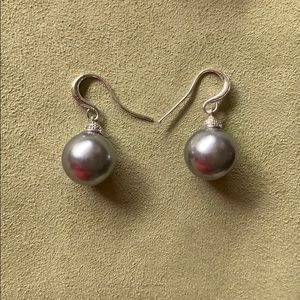 Faux Tahitian pearl earrings